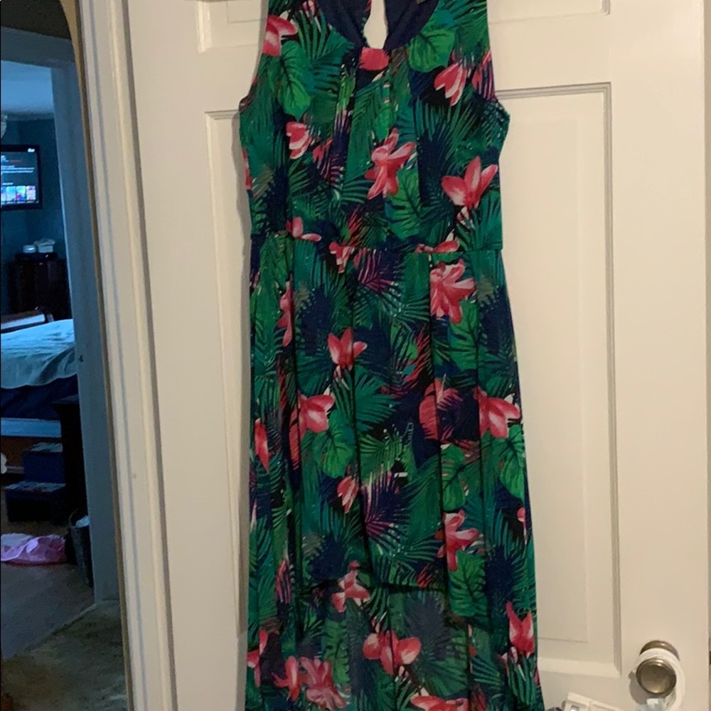 Suzy Shier floral high low dress in medium!